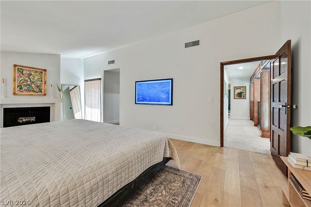 2213 Plaza Del Puerto, Las Vegas, NV 89102