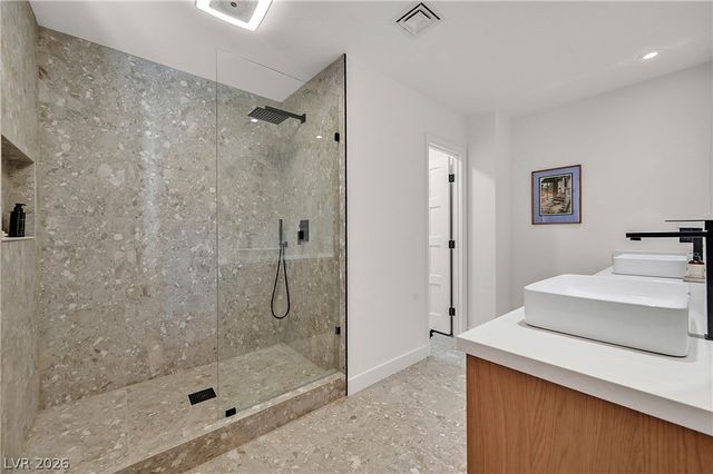 2213 Plaza Del Puerto, Las Vegas, NV 89102