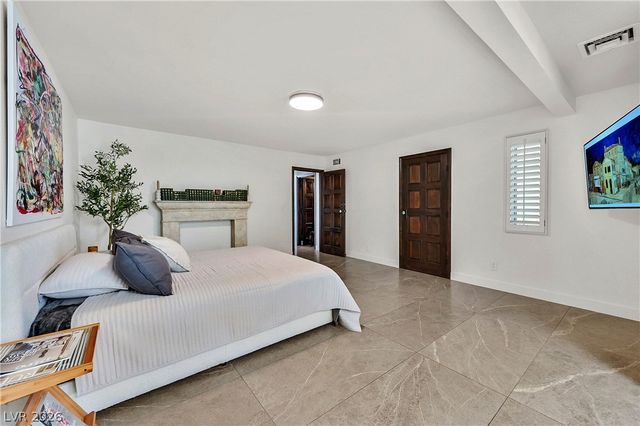 2213 Plaza Del Puerto, Las Vegas, NV 89102