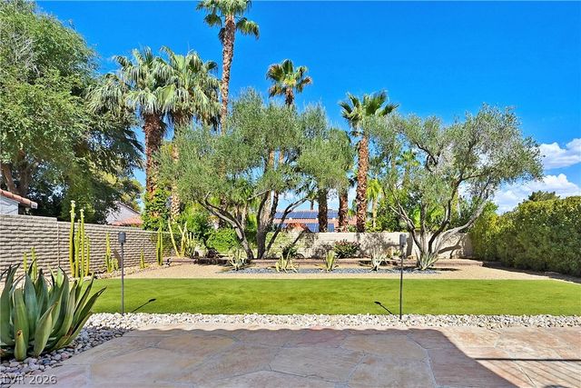 2213 Plaza Del Puerto, Las Vegas, NV 89102