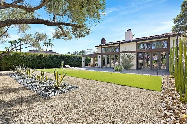 2213 Plaza Del Puerto, Las Vegas, NV 89102