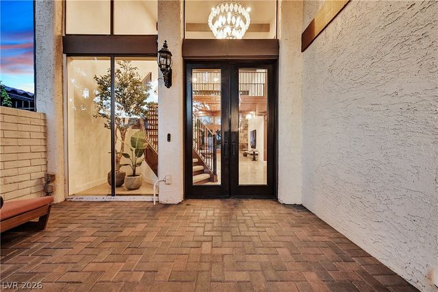 2213 Plaza Del Puerto, Las Vegas, NV 89102