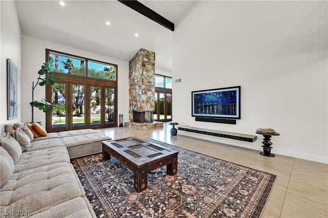 2213 Plaza Del Puerto, Las Vegas, NV 89102
