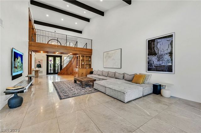 2213 Plaza Del Puerto, Las Vegas, NV 89102