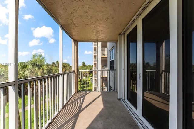 250 Jacaranda Dr 508, Plantation, FL 33324