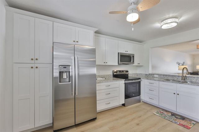 597 LAKESIDE DRIVE 597, Bradenton, FL 34210