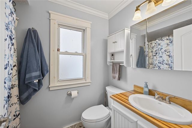 7519 Miami Road, Mentor On The Lake, OH 44060