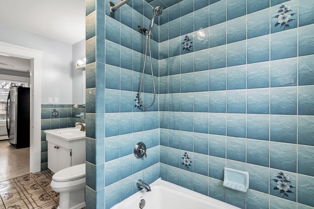 32-34 Magnolia St 2, Lawrence, MA 01841