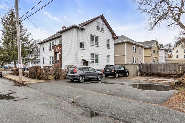 32-34 Magnolia St 2, Lawrence, MA 01841