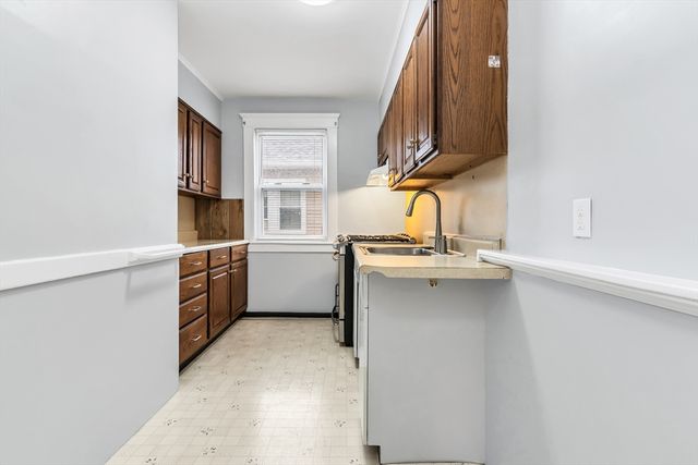 32-34 Magnolia St 2, Lawrence, MA 01841