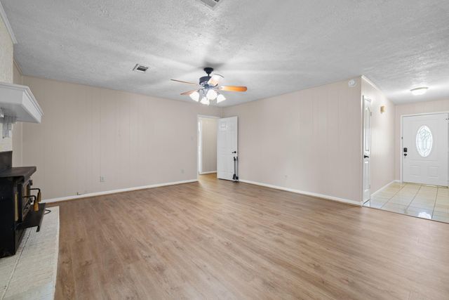 624 Morrison Drive, Livingston, TX 77351