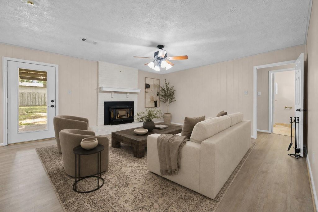 624 Morrison Drive, Livingston, TX 77351