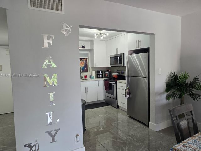 13715 Kendale Lakes Cir A-308, Miami, FL 33183