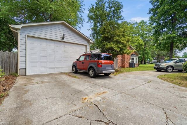 533 Kings Grant RD, Virginia Beach, VA 23452