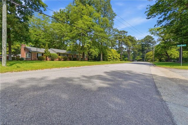 533 Kings Grant RD, Virginia Beach, VA 23452