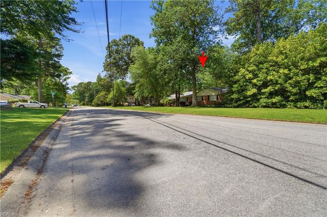 533 Kings Grant RD, Virginia Beach, VA 23452