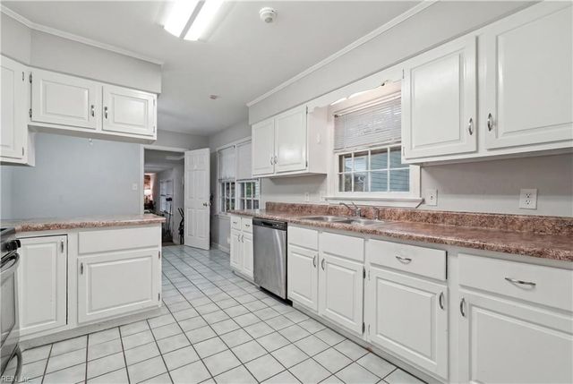 533 Kings Grant RD, Virginia Beach, VA 23452