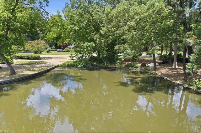 533 Kings Grant RD, Virginia Beach, VA 23452
