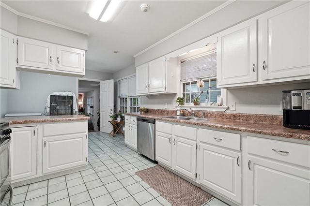 533 Kings Grant RD, Virginia Beach, VA 23452
