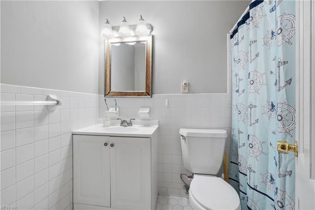 533 Kings Grant RD, Virginia Beach, VA 23452