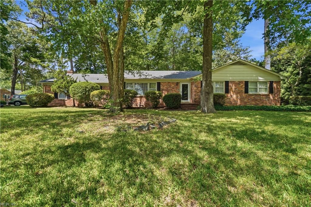 533 Kings Grant RD, Virginia Beach, VA 23452