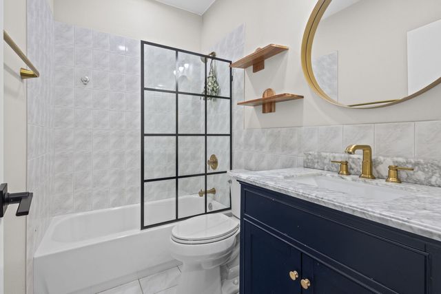 2305 N AUSTIN Avenue 3, Chicago, IL 60639