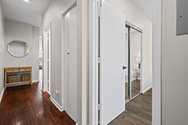 2305 N AUSTIN Avenue 3, Chicago, IL 60639