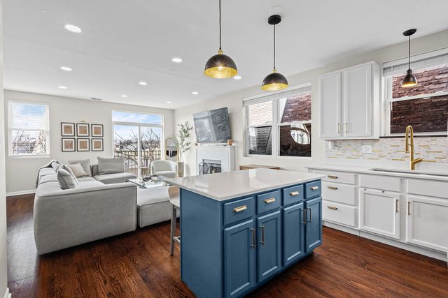 2305 N AUSTIN Avenue 3, Chicago, IL 60639