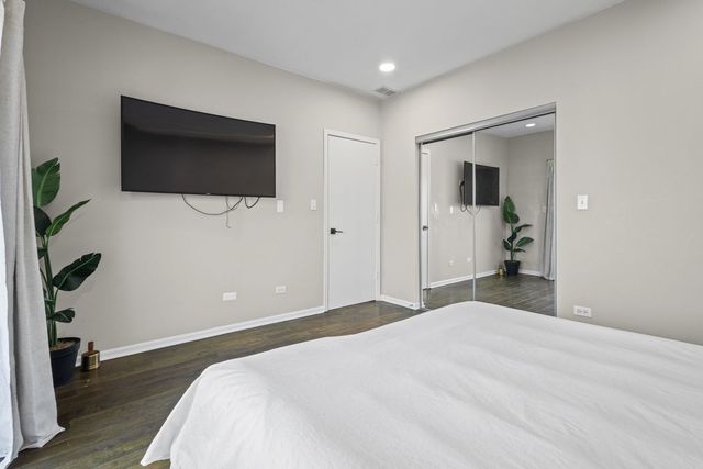 2305 N AUSTIN Avenue 3, Chicago, IL 60639