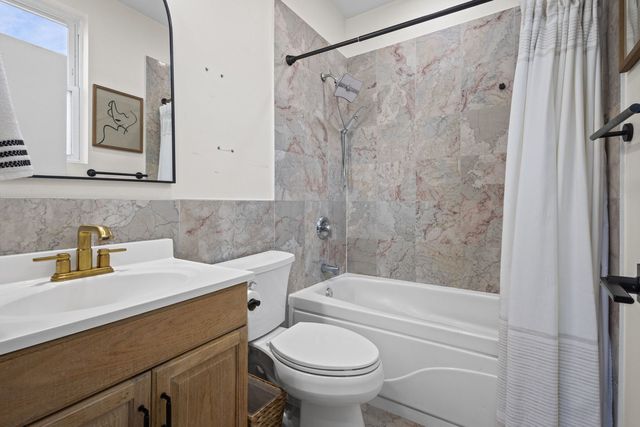 2305 N AUSTIN Avenue 3, Chicago, IL 60639