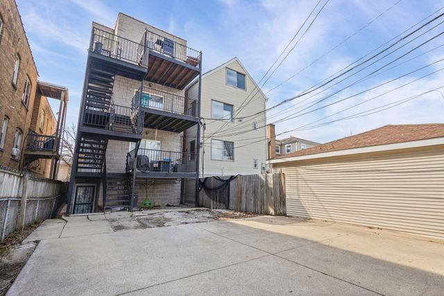 2305 N AUSTIN Avenue 3, Chicago, IL 60639