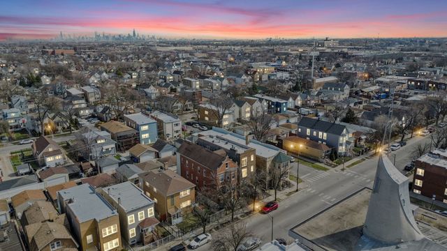 2305 N AUSTIN Avenue 3, Chicago, IL 60639