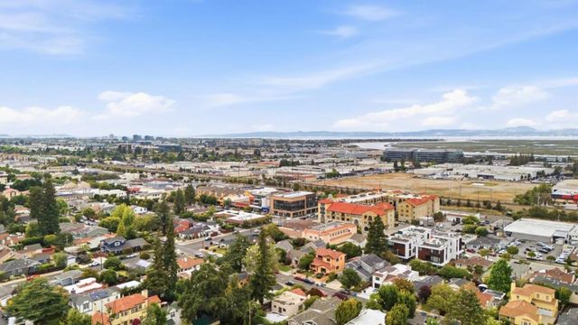 1022 Walnut Street, San Carlos, CA 94070