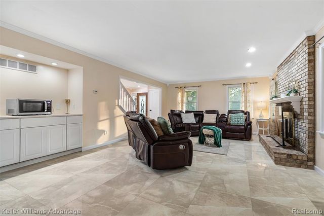 22627 Otter Road, New Boston, MI 48164