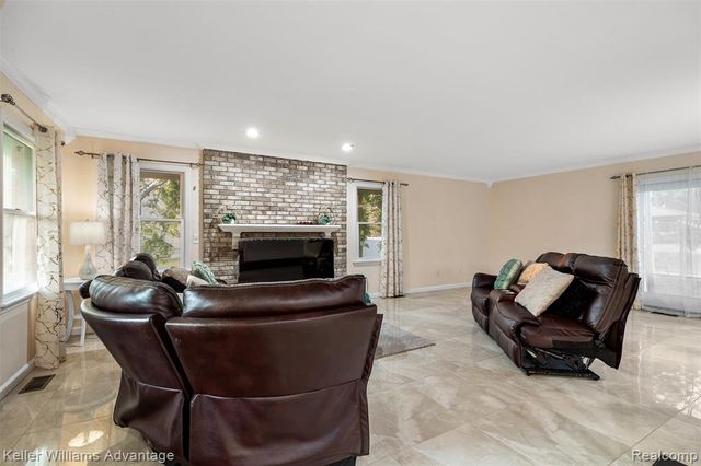 22627 Otter Road, New Boston, MI 48164