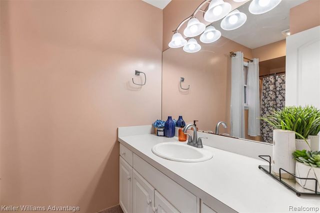 22627 Otter Road, New Boston, MI 48164