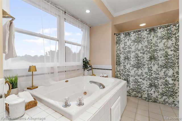 22627 Otter Road, New Boston, MI 48164