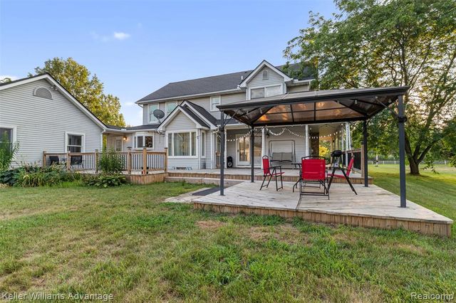 22627 Otter Road, New Boston, MI 48164