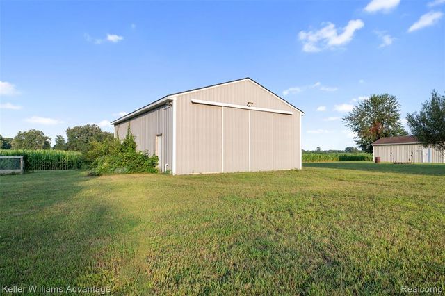22627 Otter Road, New Boston, MI 48164