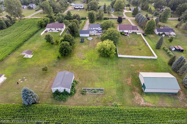 22627 Otter Road, New Boston, MI 48164