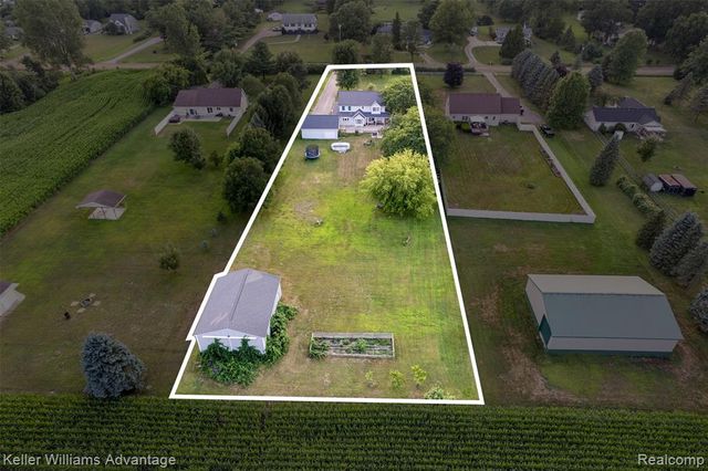 22627 Otter Road, New Boston, MI 48164