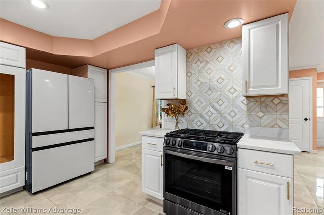 22627 Otter Road, New Boston, MI 48164