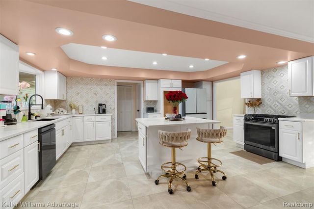 22627 Otter Road, New Boston, MI 48164