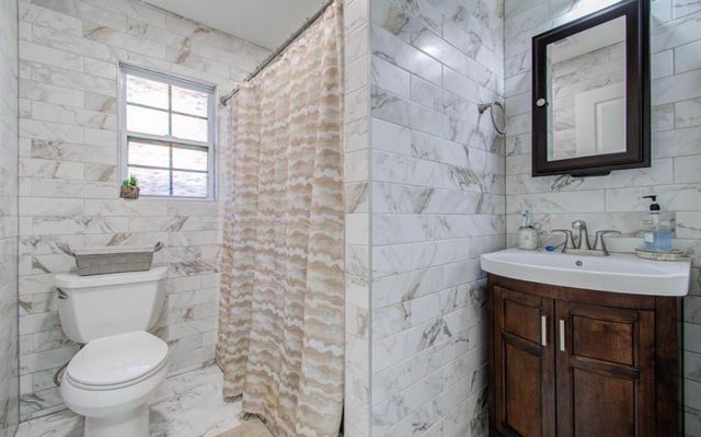 5423 N Shady Creek Drive, Houston, TX 77017