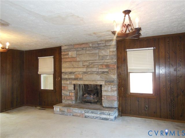 4605 Hero Ct, Petersburg, VA 23803