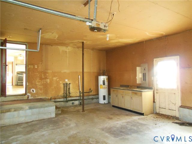 4605 Hero Ct, Petersburg, VA 23803