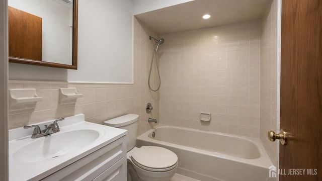 4116 birchwood Court, North Brunswick, NJ 08902