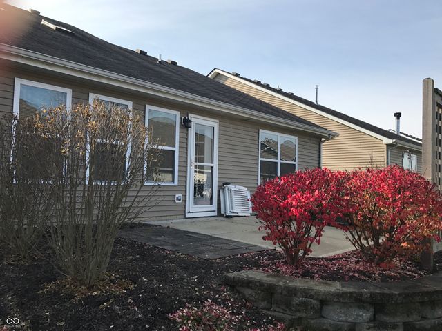 12172 Black Hills Drive, Fishers, IN 46038