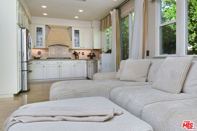 3661 El Encanto Drive, Calabasas, CA 91302