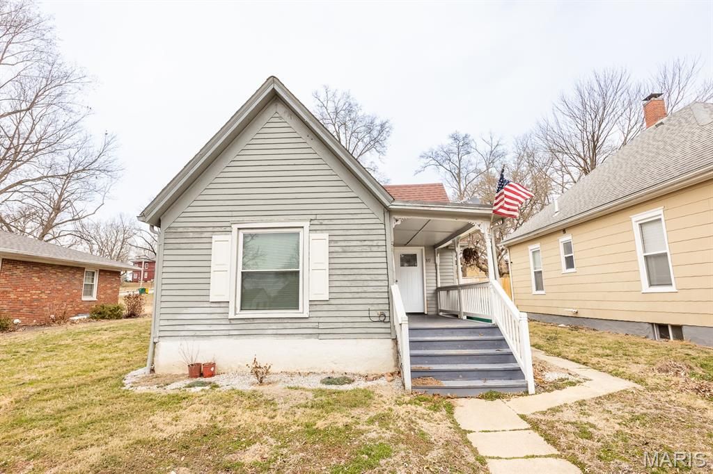 319 W Dee Street, Lebanon, IL 62254